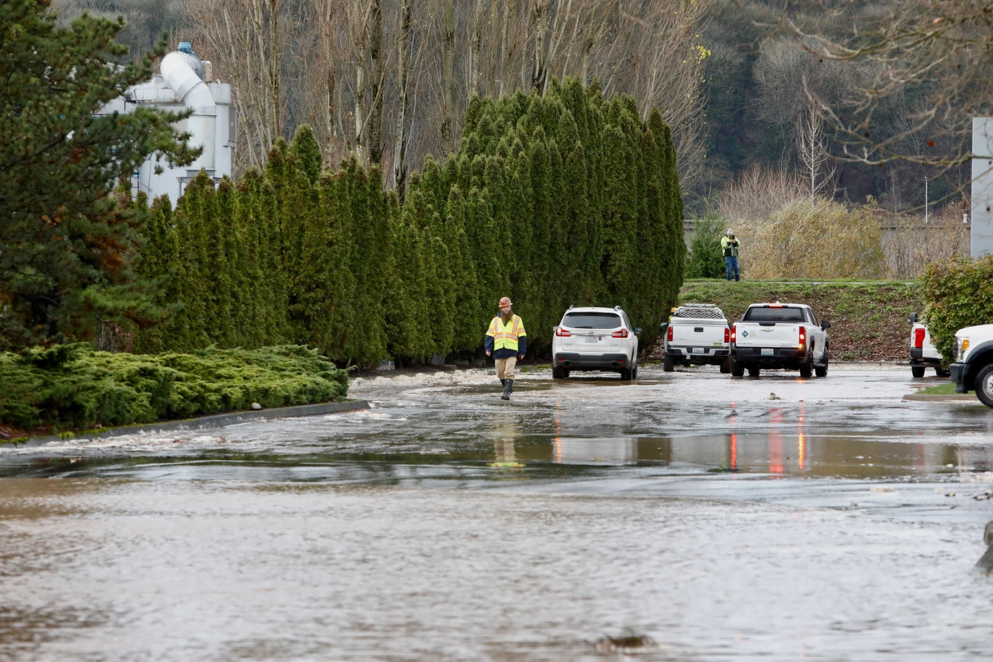 Urgent Evacuation Ordered in Tukwila as Levee Breaches Amid Severe Flooding