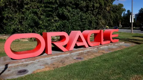 Oracle Shares Tumble Following Revenue Shortfall Despite AI Growth