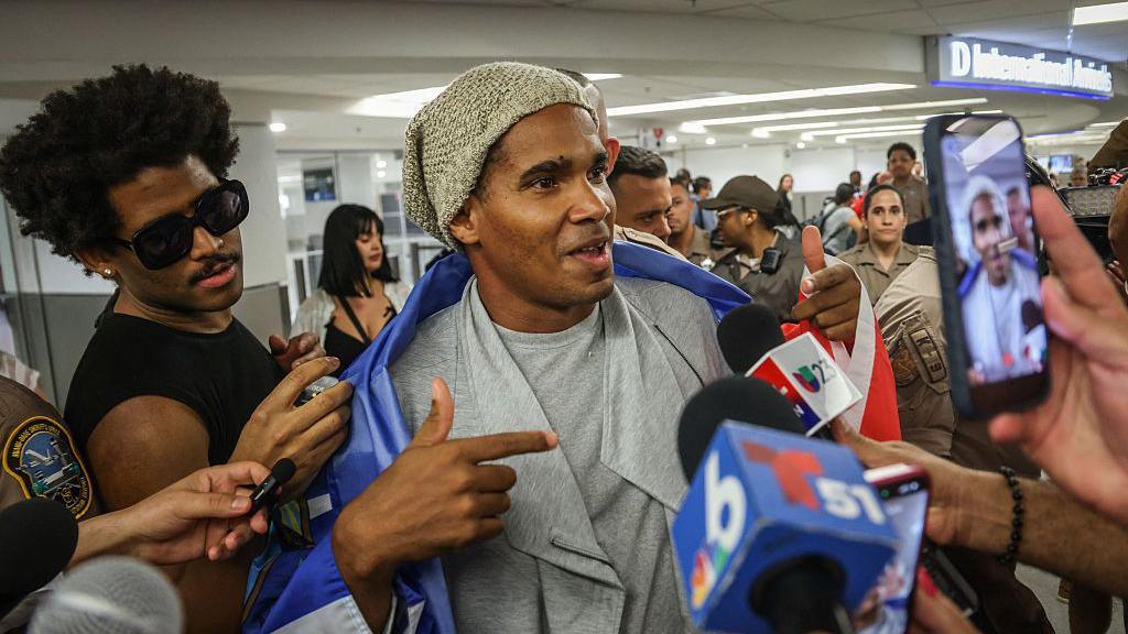 Cuban Dissident Luis Manuel Otero Escapes to U.S. After Five-Year Imprisonment