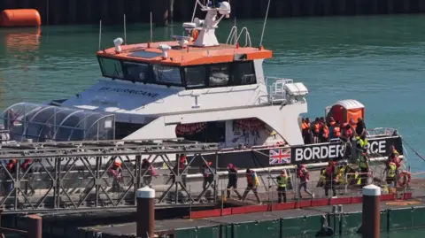 Legal Interruption: Eritrean Man Blocks UK Deportation to France Under New Migration Deal