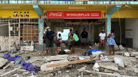 Survival in Chaos: Jamaica Faces Food Shortage After Hurricane Melissa