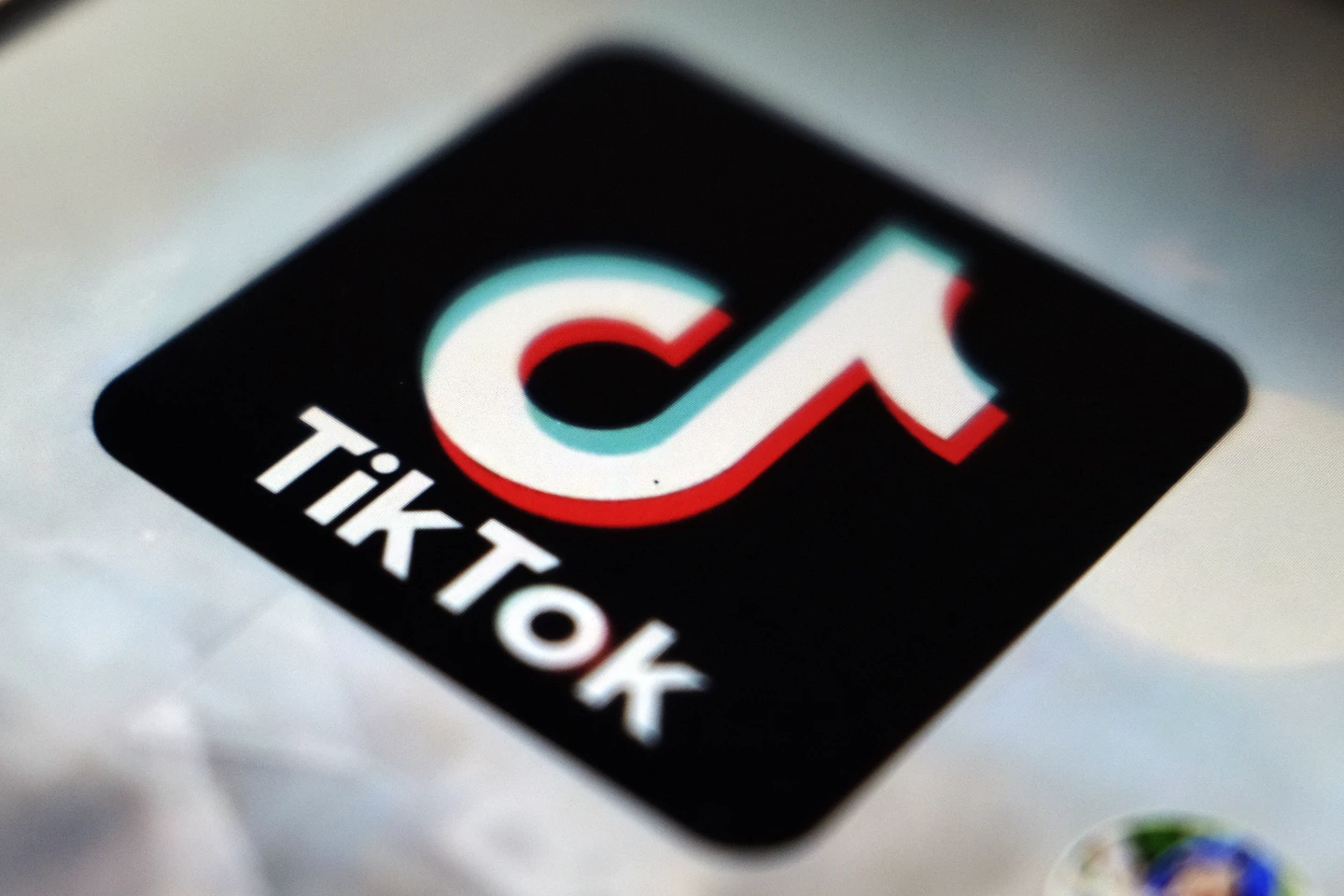 White House Paves the Way for TikTok Deal with China, Ensures U.S. Control Over Algorithm