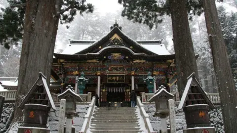 Over 100 Seek Refuge in Japanese Shrine Amid Heavy Snowfall