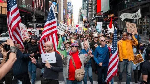 Democrats Face Dilemma Post 'No Kings' Protests: What's Next?