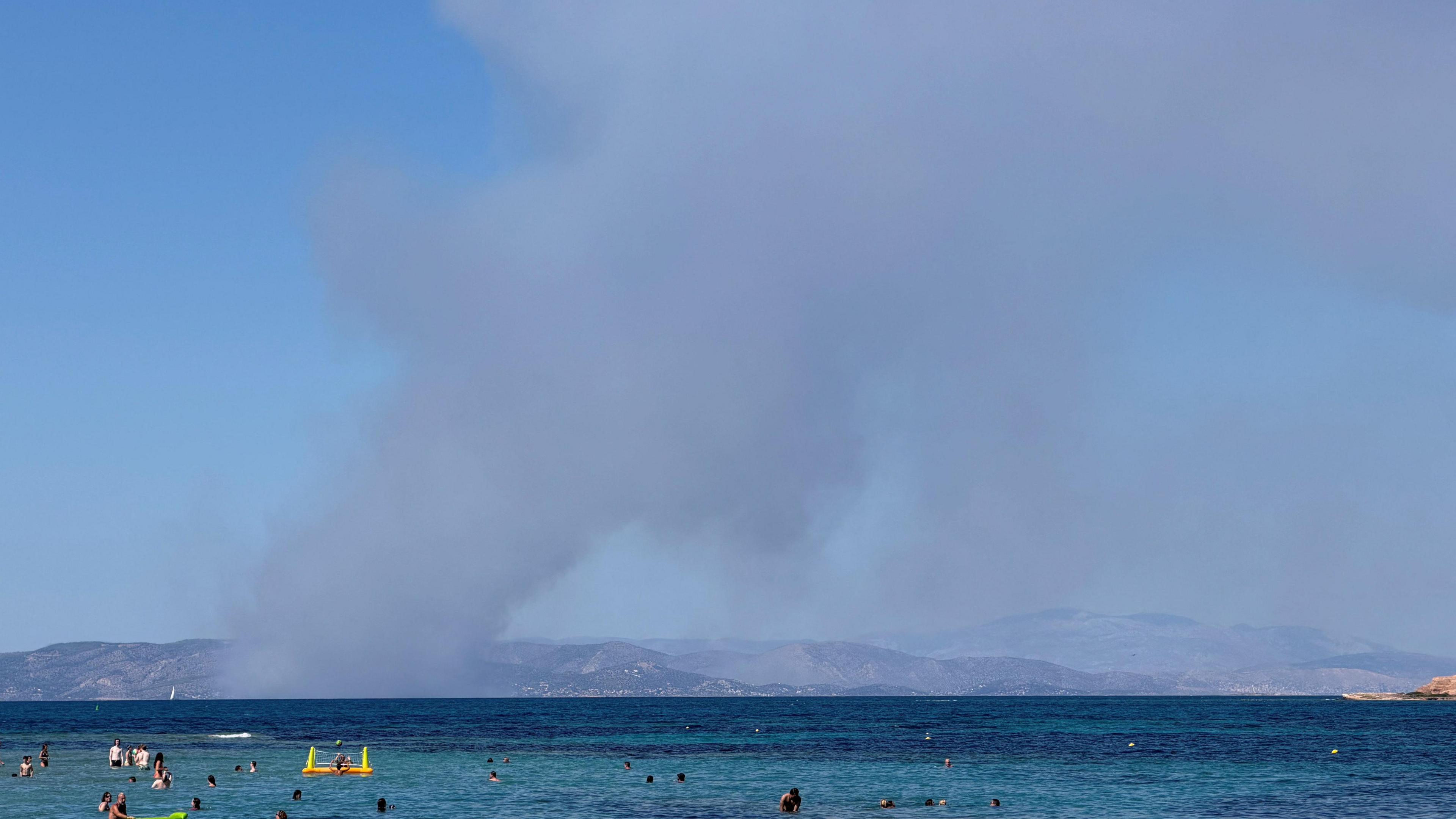 Tragedy on Salamina: Two Dead as Wildfires Rage Near Athens