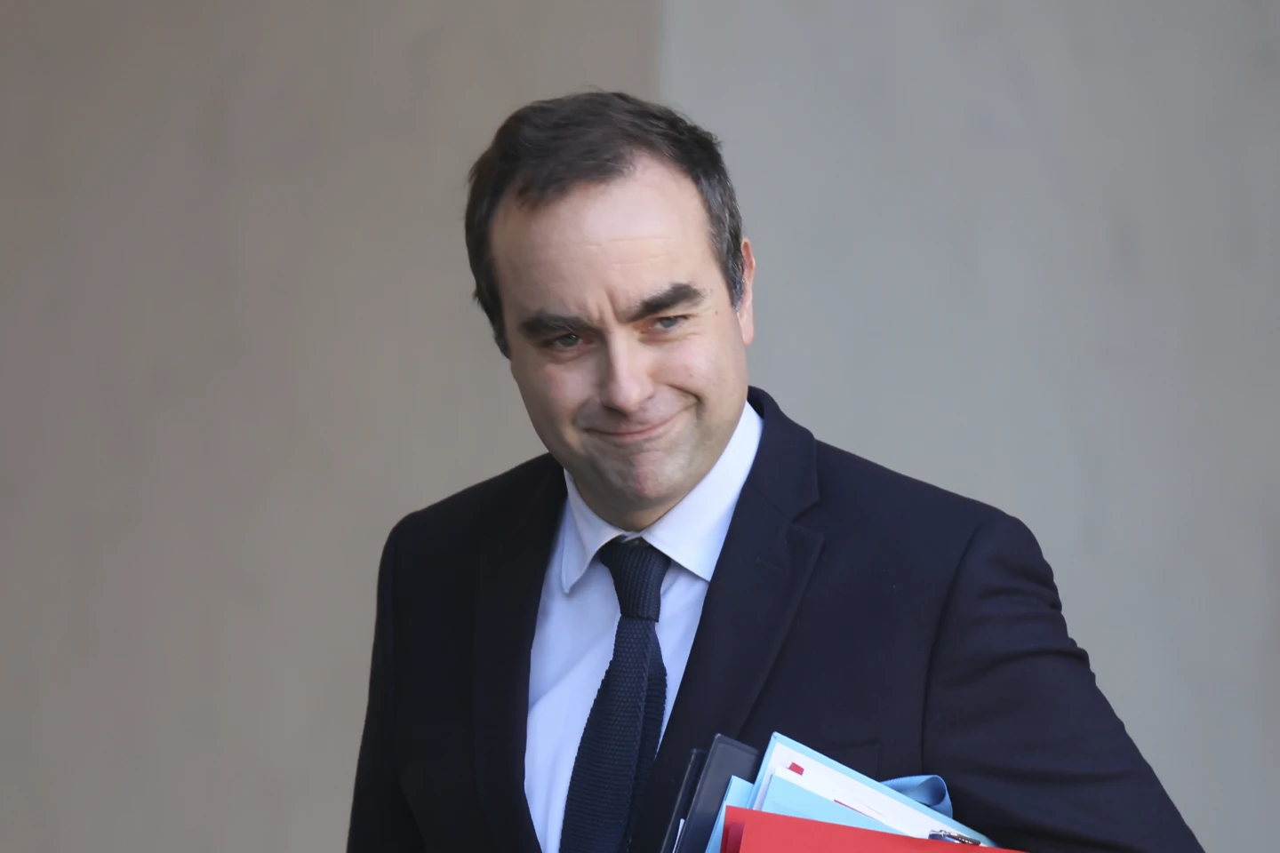 New French Prime Minister Lecornu Faces Immediate Challenges Amid Political Turmoil