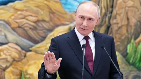 Putin Reinforces Territorial Demands As US Talks Loom