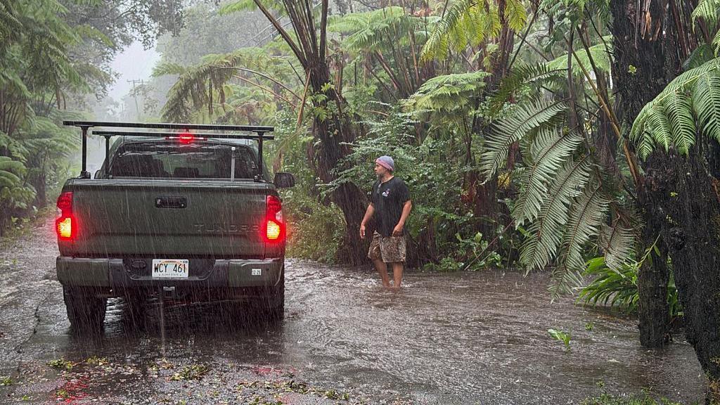 Hawaii Hit by Hurricane Lala: One Dead, Homes Mangaged by Flash Floods