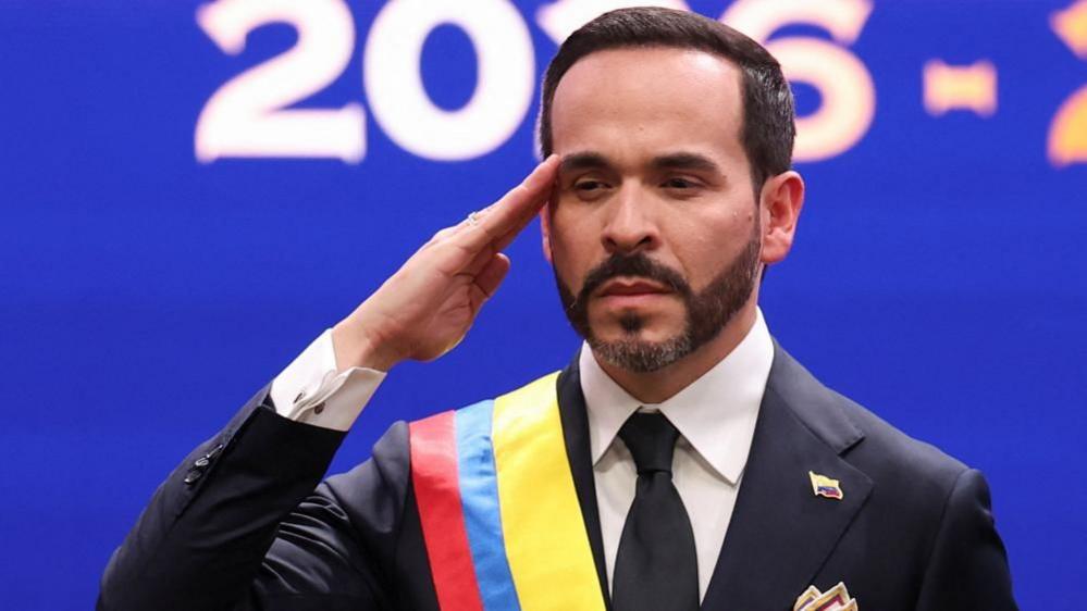 US offers $1bn aid package to Colombia as new president sworn in