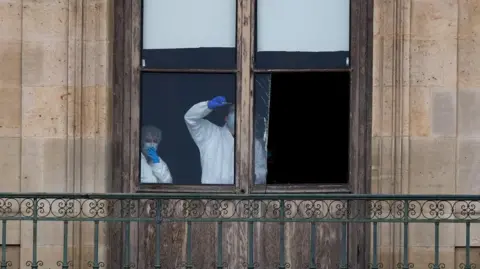 Louvre Museum Heist: France's Security Under Fire
