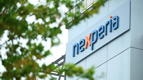 China Eases Chip Export Restrictions Following Nexperia Dispute with Netherlands