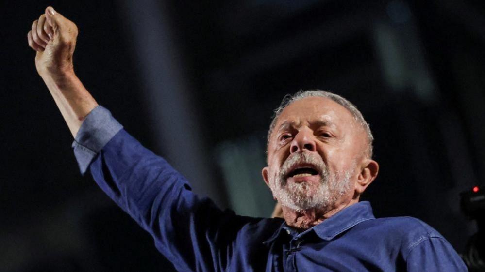 President Lula addressing supporters