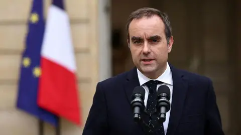 Macron Set to Appoint New Prime Minister Amid Political Turmoil