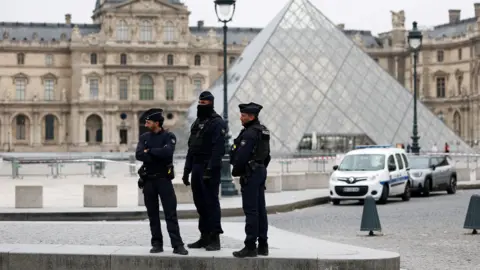 Two Suspects Arrested for Brazen Jewel Heist at the Louvre