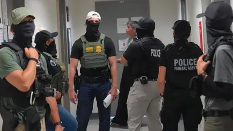California Enacts Controversial Ban on Law Enforcement Face Masks