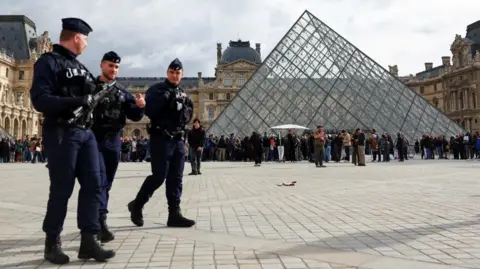 Four Arrested in Recurring Louvre Jewellery Heist Investigation