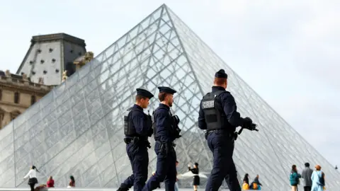 Louvre Under Fire for Prioritizing Art Over Security Prior to Heist