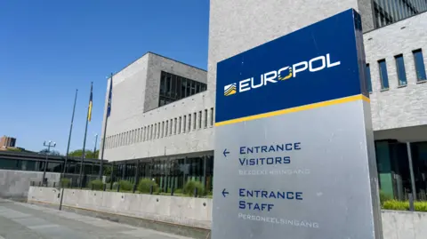 Teenagers Arrested in Dutch Spying Scandal Linked to Russia