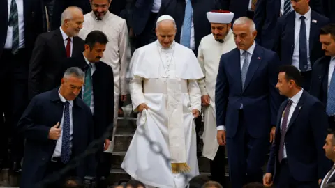Pope Leo XIV's Landmark Visit to Istanbul's Blue Mosque