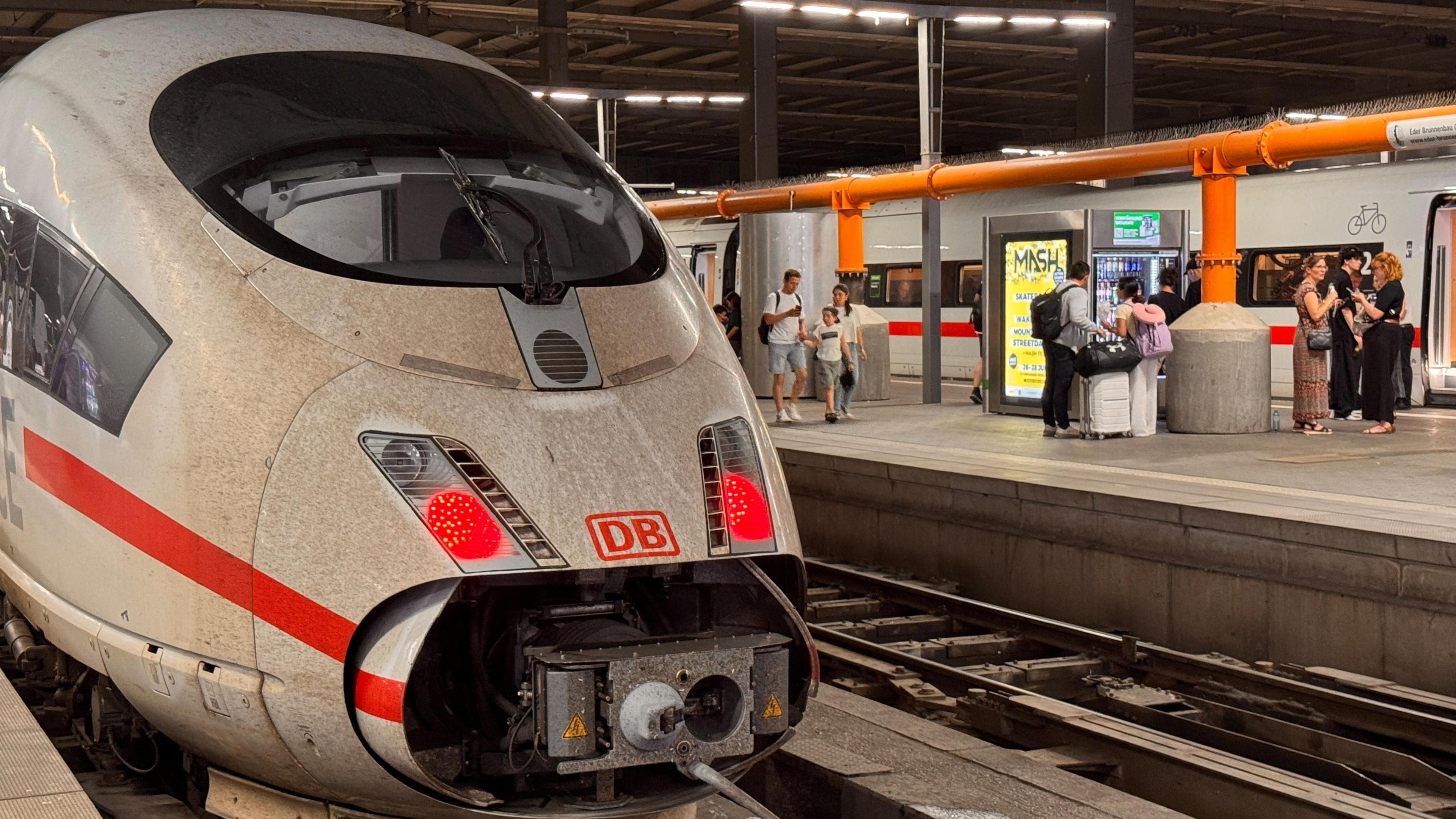 Germany’s Rail Network Halts Nationwide After IT Glitch