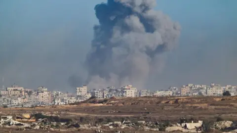 Intensified Bombardment in Gaza Amid Israeli Ground Offensive