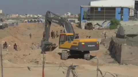 Israel Permits Hamas Member Access to Search for Hostage Remains in Gaza