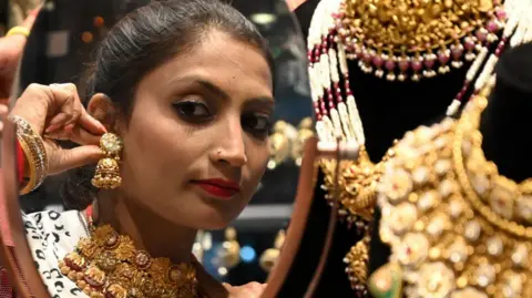 India's Diwali Gold Market: Embracing Investment Over Ornamentation