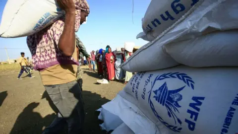 Sudanese Military Expels UN Food Aid Officials Amid Escalating Conflict