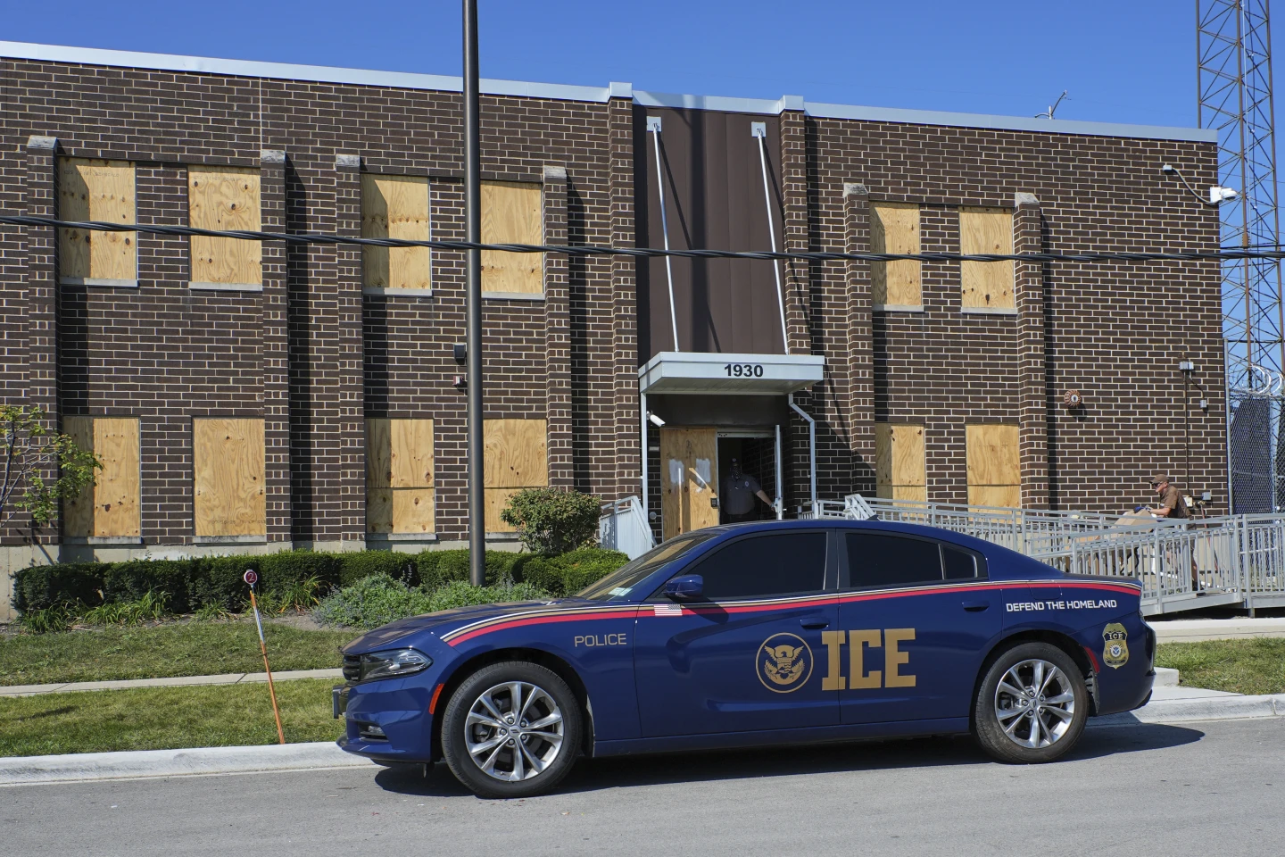 Activists Mobilize in Chicago Against Growing Immigration Enforcement Tactics