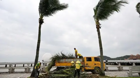 Typhoon Ragasa Hits Southern China: On the Ground in Zhuhai