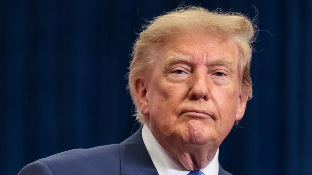 Trump Signals Possible US Review of Falkland Claim as UK Urges Higher Defence Spend