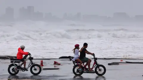 1.5 Million Australians at Risk from Rising Sea Levels by 2050, Warns New Climate Report