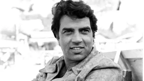 Bollywood Legend Dharmendra Passes Away at 89