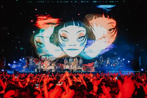 Backstage Chaos Gives the Vibe of a Cultural United Nations