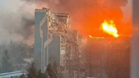 Nighttime Russian Strikes Leave Nine Dead in Ukraine