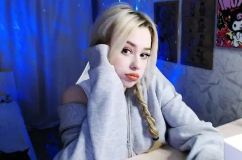 The Alarming Rise of 'Molecule': A Dangerous Weight-Loss Pill Captivating Young Russians