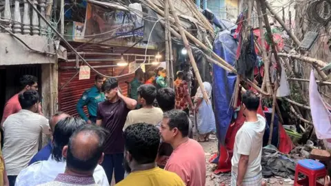 Deadly Earthquake Strikes Bangladesh, Leaving Five Dead and Hundreds Injured