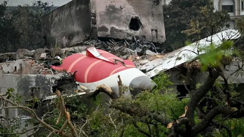 Families Sue Boeing and Honeywell Following Air India Flight 171 Crash