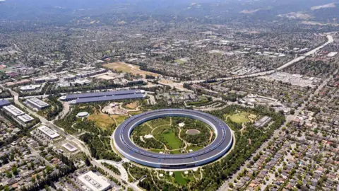 Silicon Valley on High Alert: Concerns Rise Over Potential AI Bubble Burst