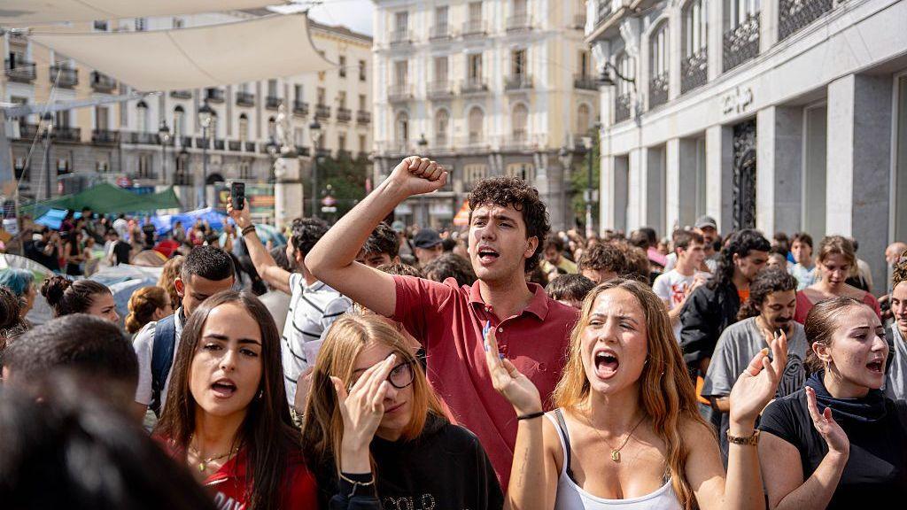 Spain's New Housing Measures Respond to Madrid Protest Over 87‑Year‑Old Eviction