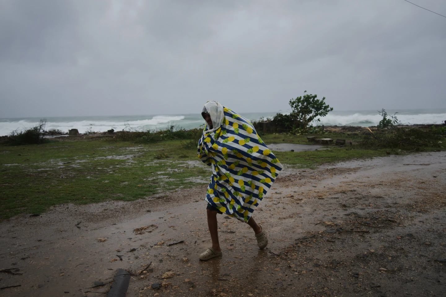 Hurricane Melissa Approaches Eastern Cuba: Evacuations and Damage Reports Surge