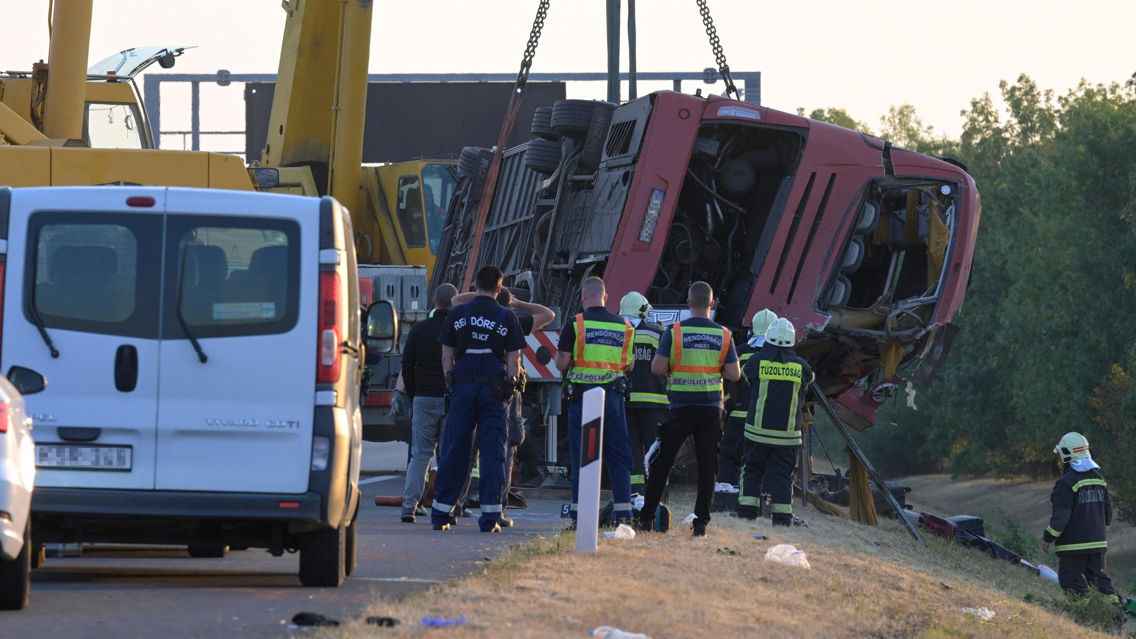 12 People Killed as Polish Bus Veers Off Hungarian Motorway