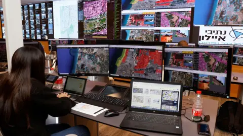 Navigating Skies of Conflict: How Passenger Planes Fly During War