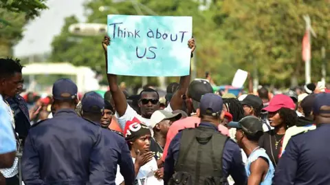 Unrest in Angola: Voices of the Dispossessed Amid Protests