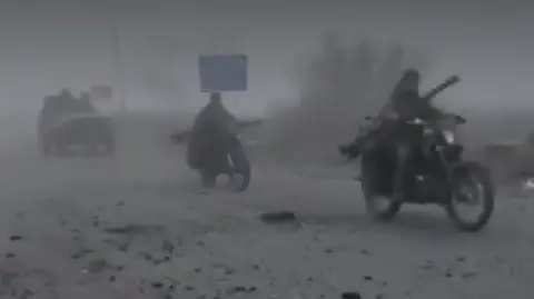 Fog Allows Russian Forces to Advance in Ukrainian City of Pokrovsk