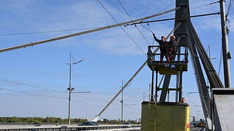 Kyiv's Northern Bridge Underlines Pressure Amid German Chancellor's Visit