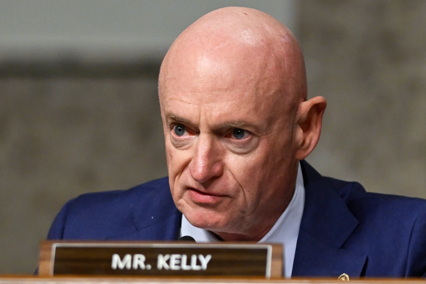 Legal Controversy Surrounds Pentagon's Investigation of Senator Mark Kelly