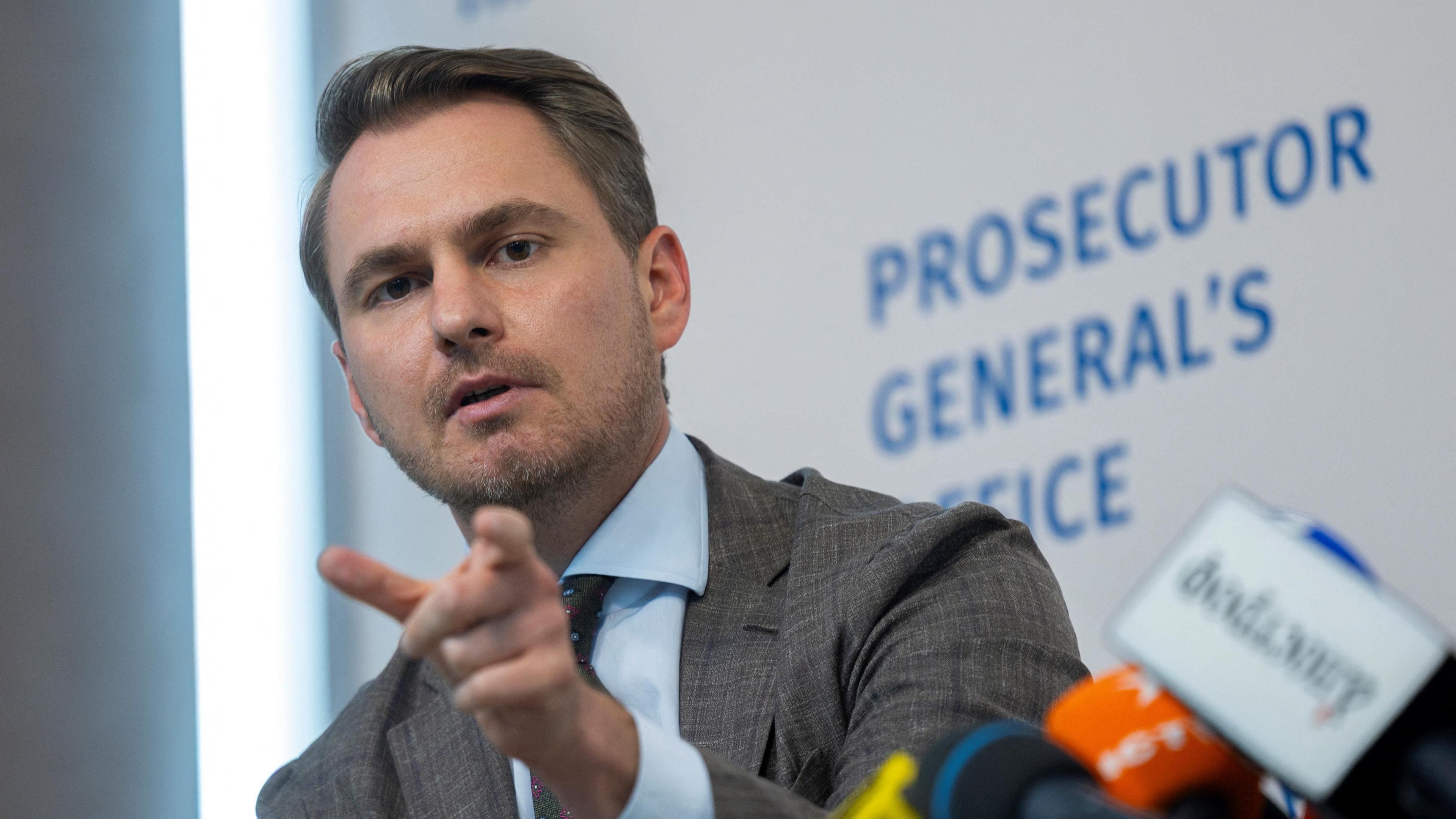 Ukraine’s Chief Prosecutor Resigns Amid Call‑Centre Scam Allegations