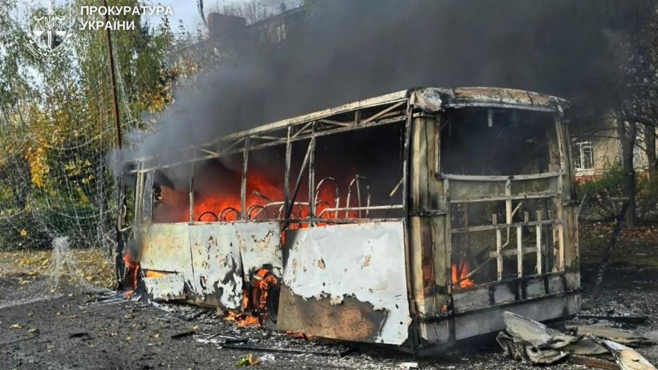 33 Killed as Russian Glide Bomb Strikes Buses in Kramatorsk