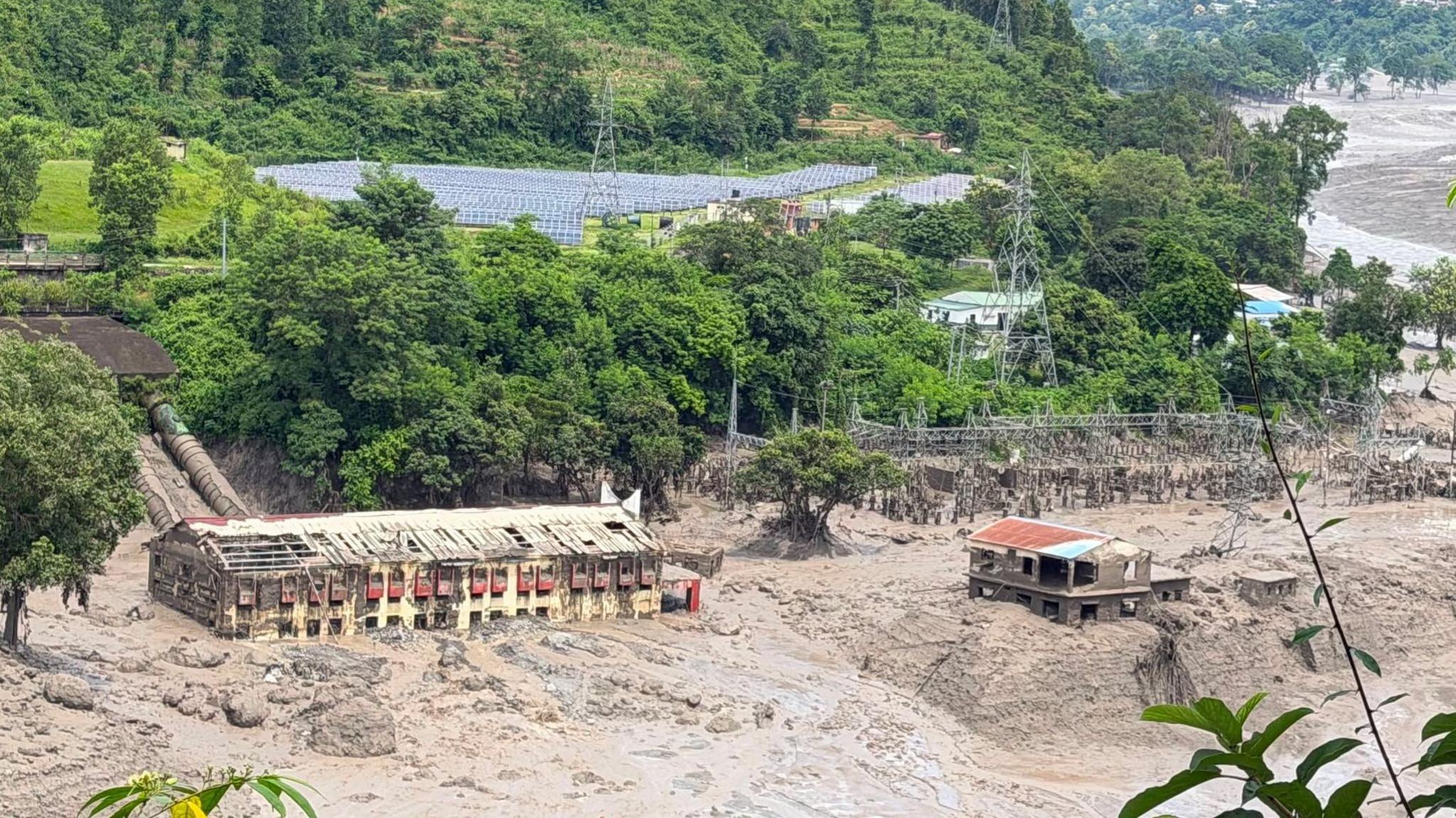Flash Flood Devastates Nepal‑Tibet Border, At Least 17 Killed